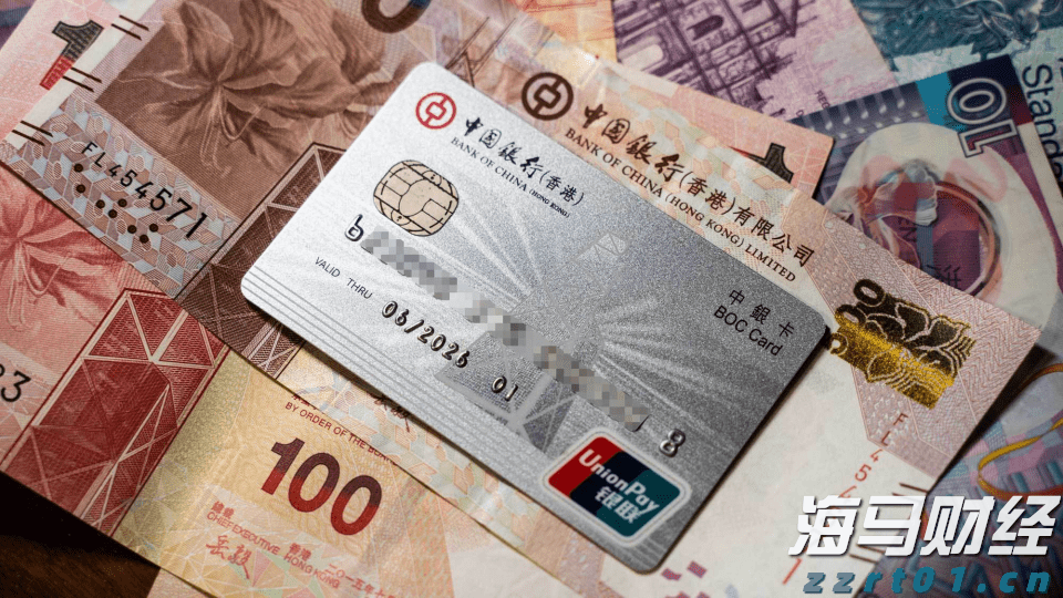 广州白云区山体滑坡现场搜救出第十名被困人员